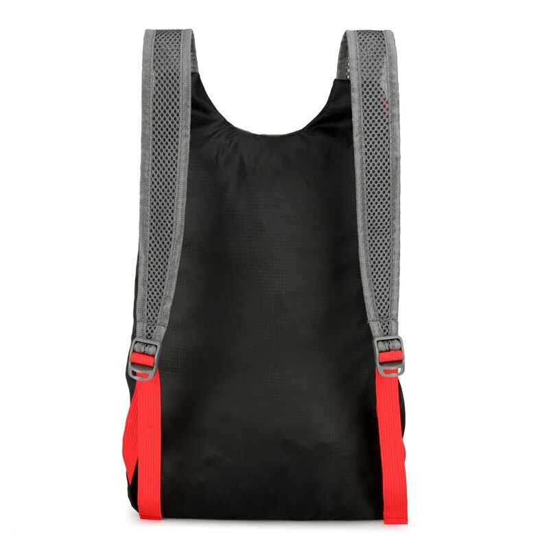 Zaino pieghevole multifunziona - Foldable Backpack Small recensione e prezzo